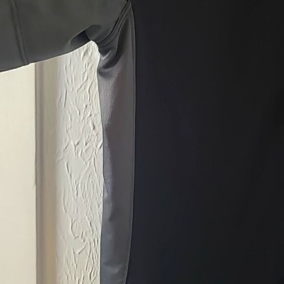 NFL Saints Shirt, Black & Gray with White Nike Logo & Gold Fleur-de-lis, Size M - Picture 4 of 7